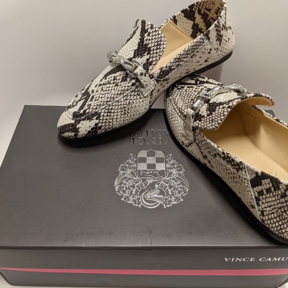 NEW Vince Camuto Perenna Leather Slip on Loafers Size 5 - Picture 8 of 9